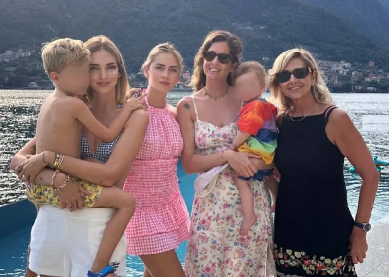"Inutile". La foto senza Fedez fa sbottare la Ferragni