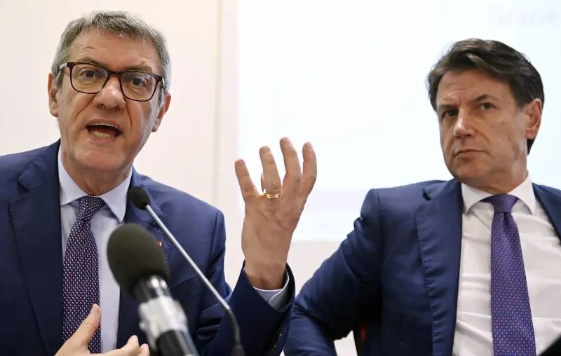 Si stringe l'asse tra Cgil e 5S: Conte in piazza con Landini