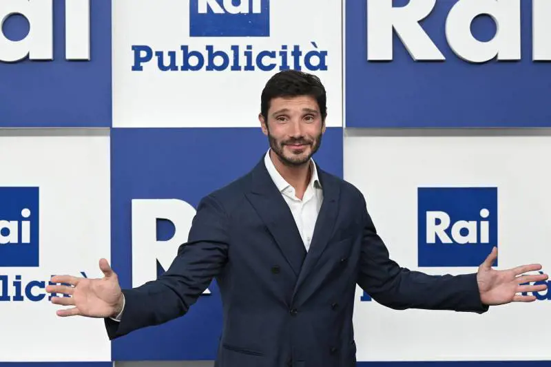Affari Tuoi sospeso, salta la puntata di questa sera: ecco perché