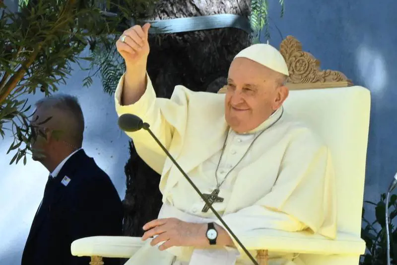 Il Papa e l'impero: Mosca esulta, grande freddo con Kiev
