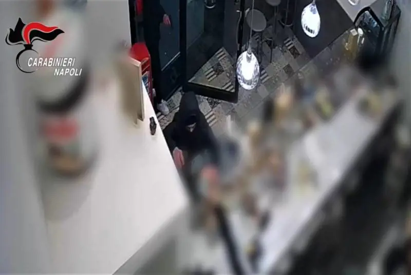 Sgominata la banda Renegade: 27 rapine messe a segno tra Napoli e Caserta