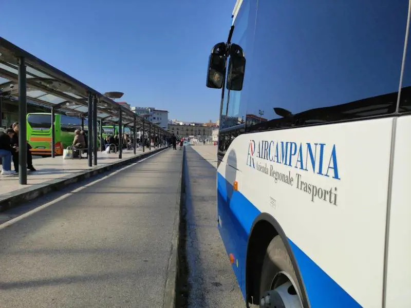 Avellino, attimi di paura in autostrada: l'ira di un passeggero e il salvataggio dell'autista-eroe 