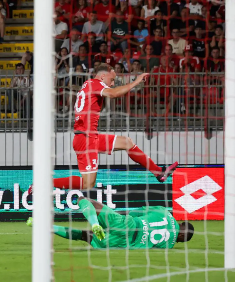 Inter: via Gosens, arriva Carlos Augusto