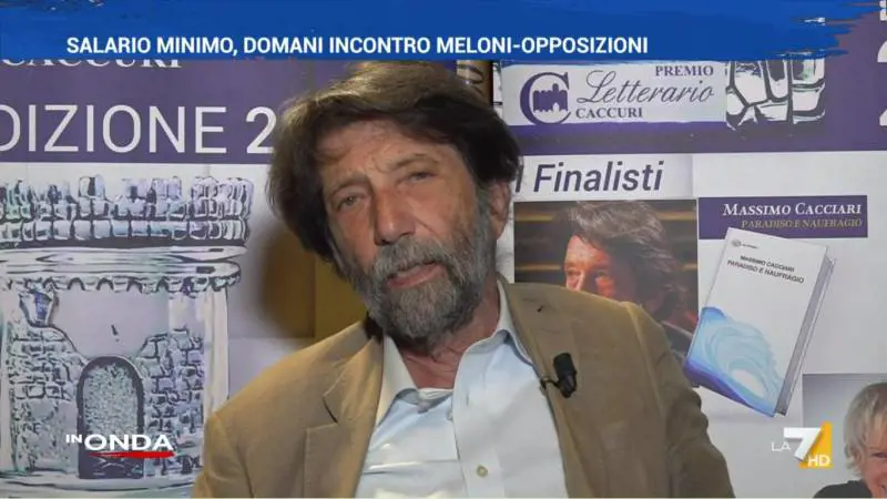 "Patetici e ridicoli". Cacciari asfalta la retorica della sinistra sul salario minimo