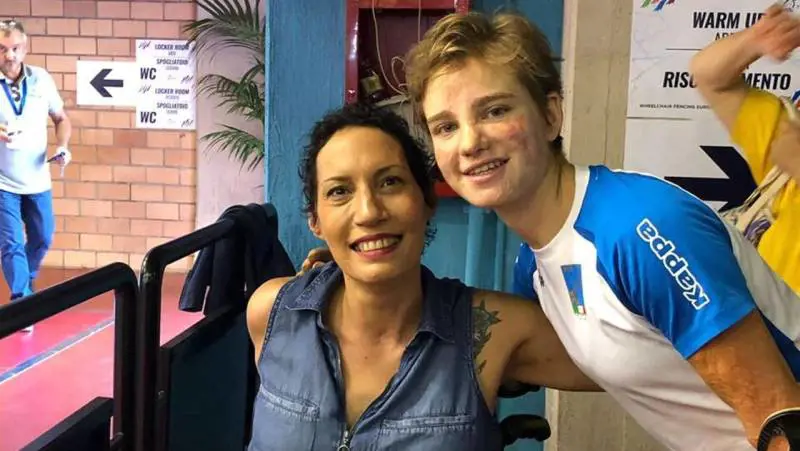 Anna, senza braccia e gambe per un errore medico: "Viva grazie a Bebe Vio"