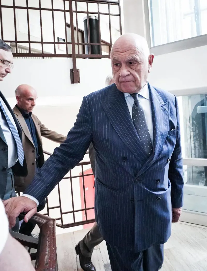 "Detenuti nelle caserme dismesse": il piano di Nordio per le carceri