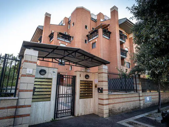 Spara al ladro ma è il padrone di casa: agente indagato