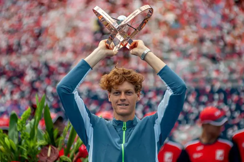 Sinner trionfa a Toronto: vince il suo primo Masters 1000 della carriera