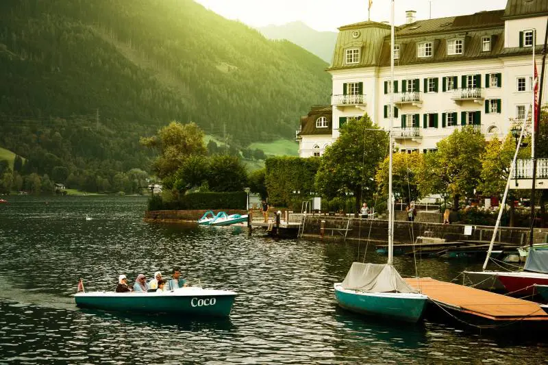 "Un paradiso secondo il Corano": il villaggio austriaco "invaso" dai turisti arabi