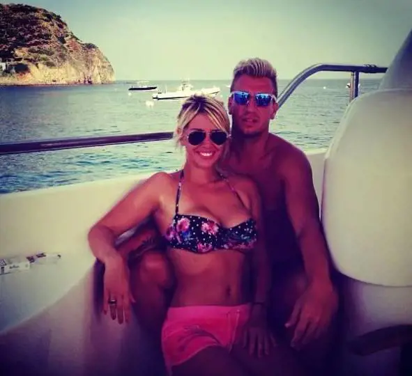 Wanda Nara e Maxi Lopez insieme in vacanza alle Eolie (2008)