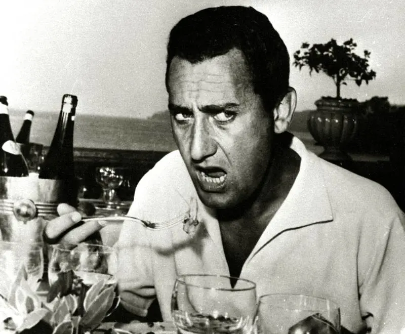 Alberto Sordi racconta la surreale cena a casa dell'Avvocato Agnelli