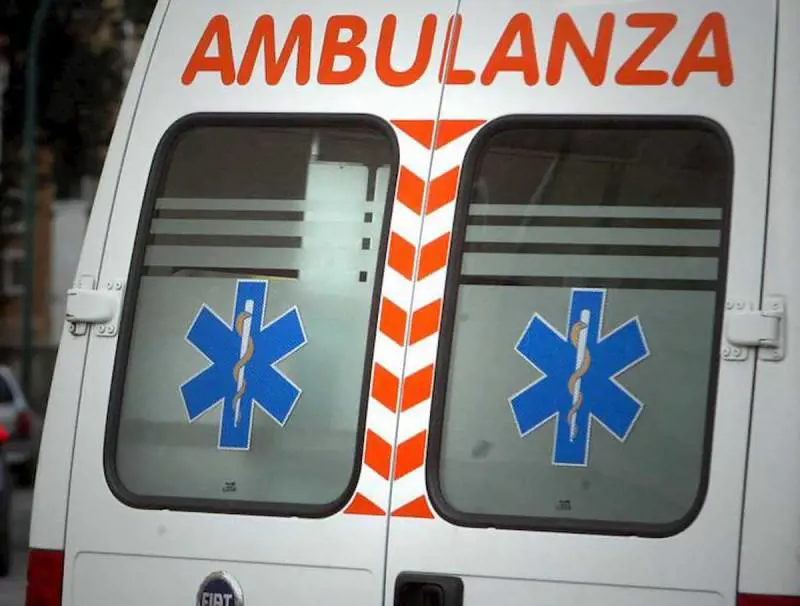 "Nel buio, con una spranga...". La violenza dei rom contro il 118