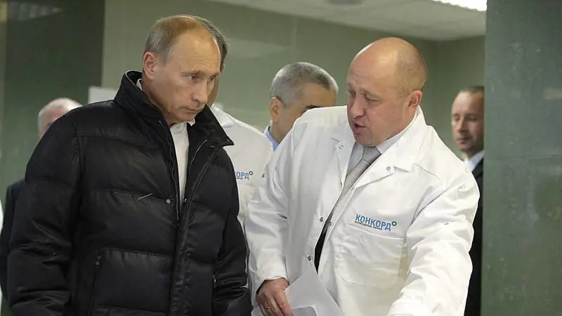 Cosa fa paura di Putin, i cimiteri di auto green e Mancini: quindi, oggi...