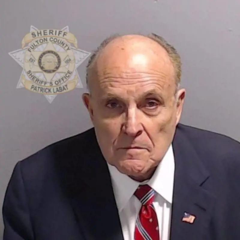 Rudy Giuliani si costituisce: il "sindaco d'America" arrestato in Georgia