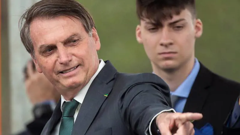 Evasione e riciclaggio, blitz a casa di Bolsonaro jr