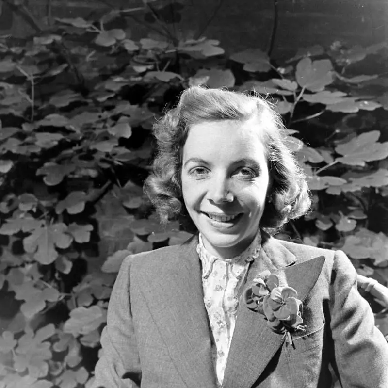 Virginia Cowles, reporter in cerca di guai (e di guerre)