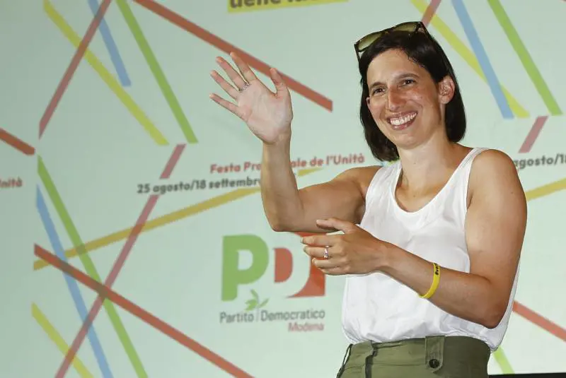 Salario minimo, la battaglia della Schlein è pura ipocrisia: ecco perché