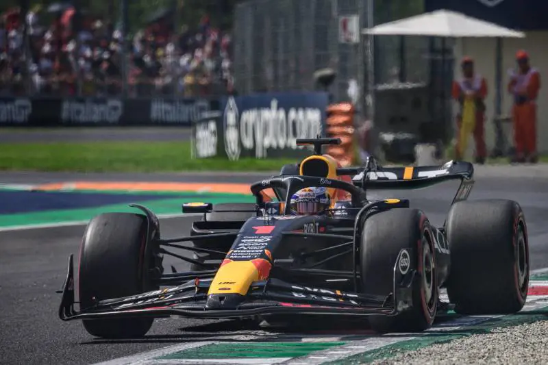 F1, le Ferrari lottano ma non ce la fanno