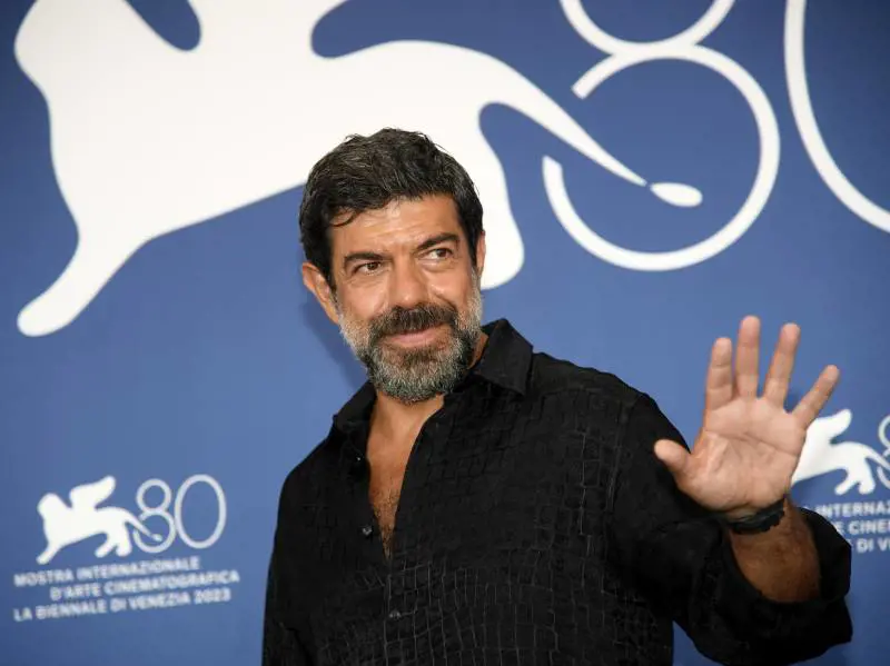 Il cinema italiano si schiera (quasi) tutto con Favino