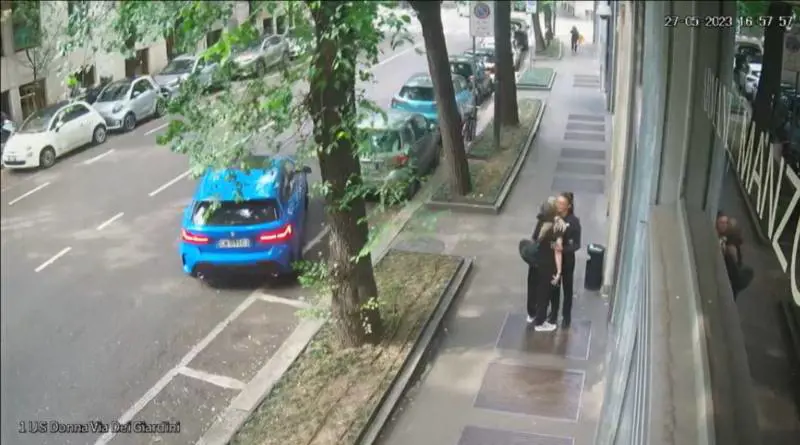 Giulia Tramontano e quell'abbraccio con l'altra donna prima dell'omicidio
