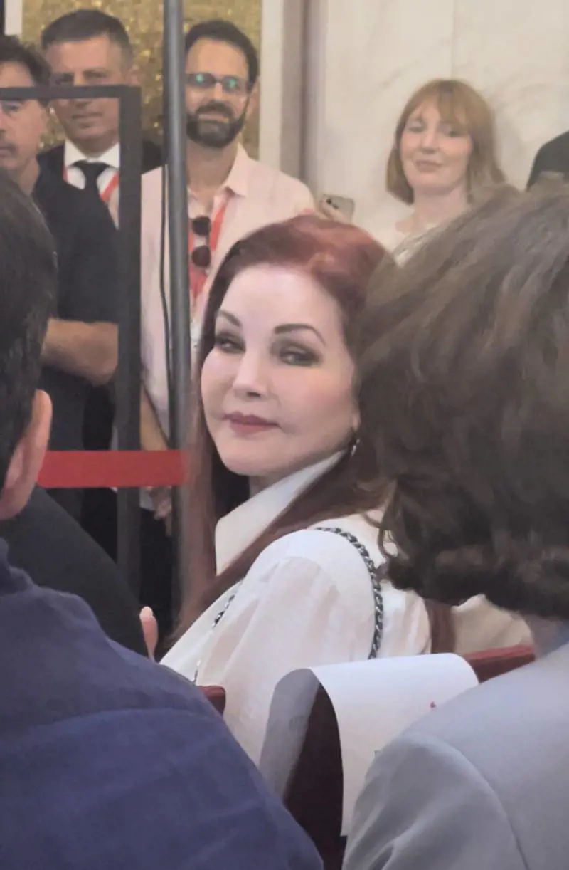 "Ecco perché Elvis scelse me". E Priscilla si prende la scena a Venezia