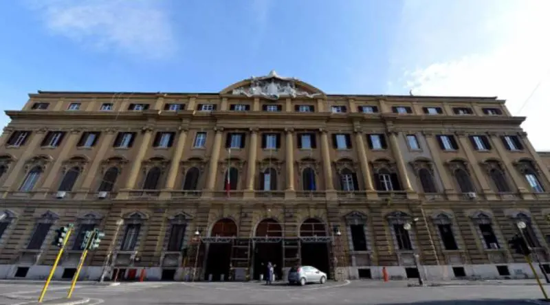 Governo pronto a tagliare le tasse: "Ridurre l'Irpef entro l'estate"