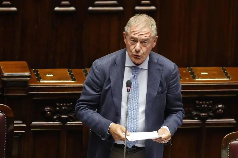 Auto, vince la linea italiana. Sull'Euro 7 è retromarcia Ue