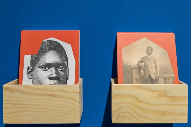 Lezioni di apartheid: mostra sul colonialismo vietata ai bianchi