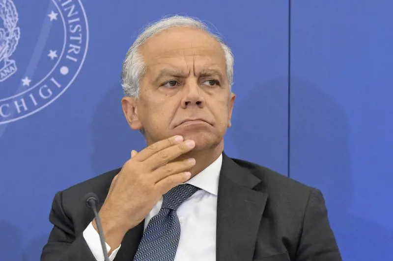 Cpr, rimpatri e missione navale: il piano del governo sui migranti