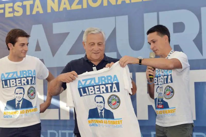Fi apre le liste agli esterni. "Ora sulle nostre gambe"