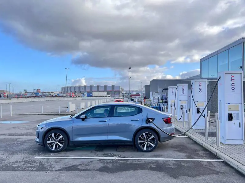 Auto elettriche, scoperto il segreto per batterie più longeve e ricariche ultrarapide