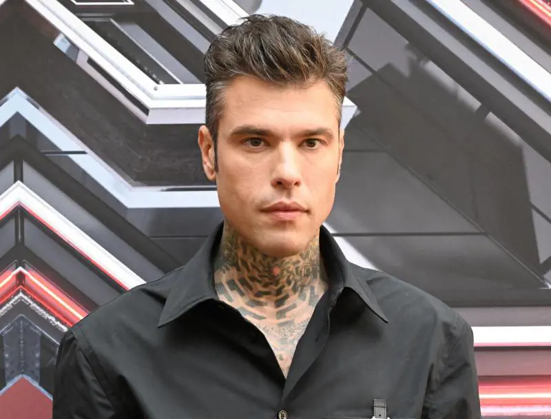 Imputazione coatta per Fedez. Cosa rischia adesso