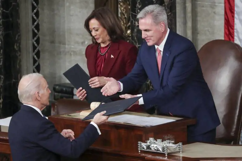 Caos Usa, ora Biden rischia l’impeachment: "Era complice degli affari esteri del figlio"