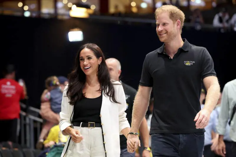 Popolarità in calo. Così Harry e Meghan separano le carriere