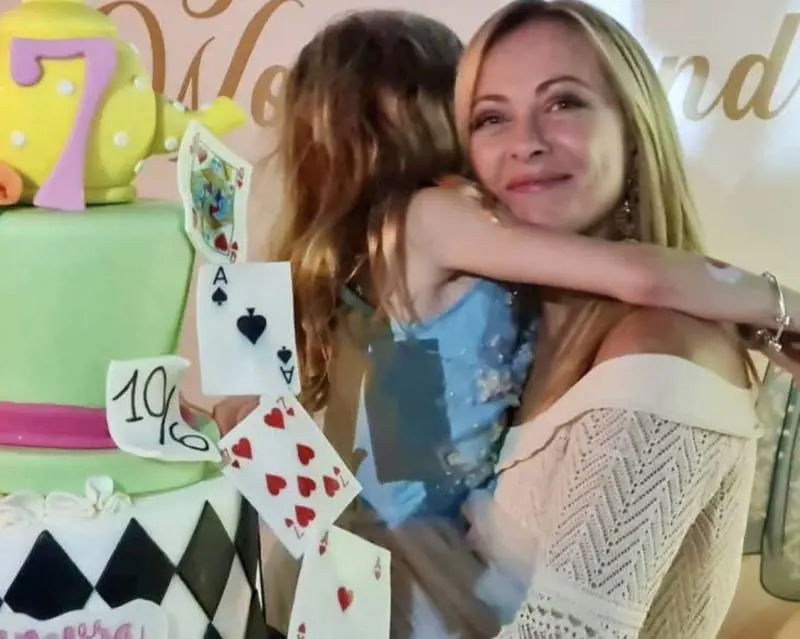"Auguri di una vita meravigliosa, fragolina". Meloni festeggia il compleanno della figlia