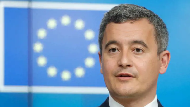 Lo stop di Darmanin: "La Francia non prenderà migranti da Lampedusa"