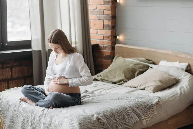 Incinta senza saperlo, cos'è il diniego di gravidanza e come funziona
