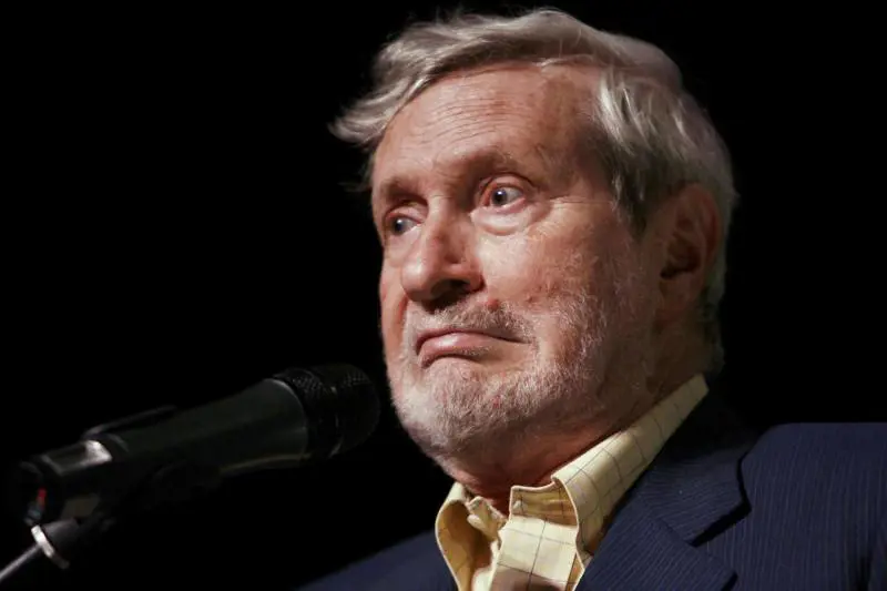 Vattimo, il cattolico che teorizzò il nichilismo "soft". Rimase sospeso tra relativismo e carità