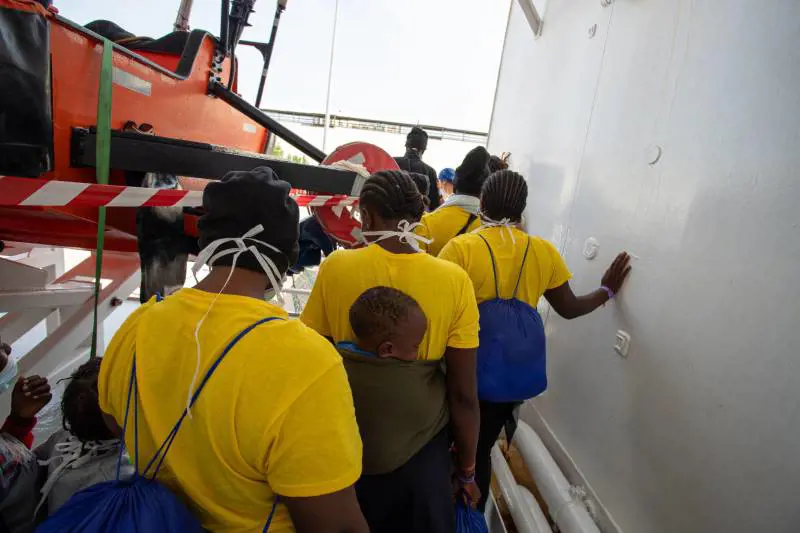 "Sospesi i negoziati sul pacchetto migranti": cosa c'è dietro lo stop dell'Europarlamento