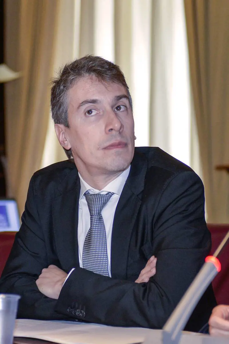 La Lega chiede la testa di Greco: "È un razzista contro gli italiani". Schlein e compagni in soccorso