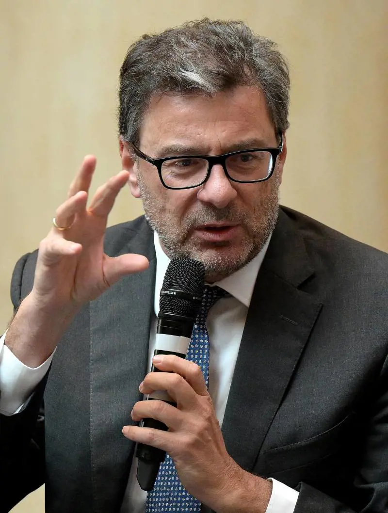 Cuneo fiscale priorità in manovra, poi lo schiaffo di Giorgetti a Conte