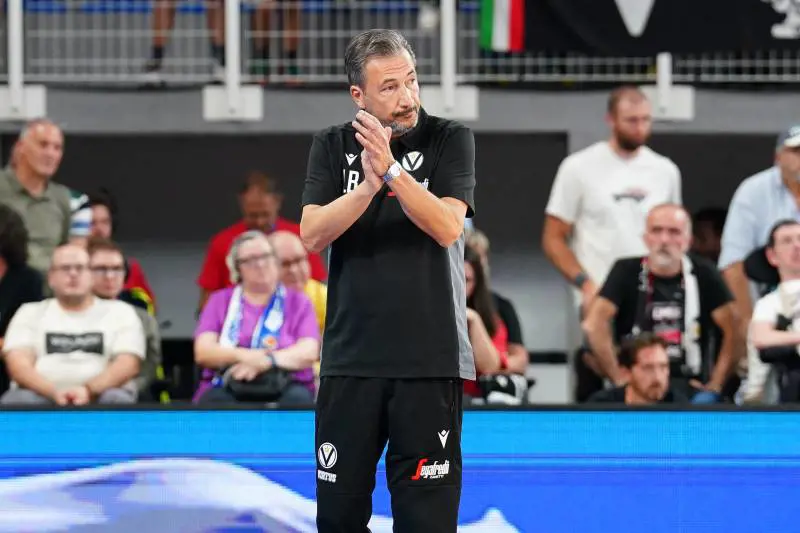 Banchi, buona la prima: Virtus in finale