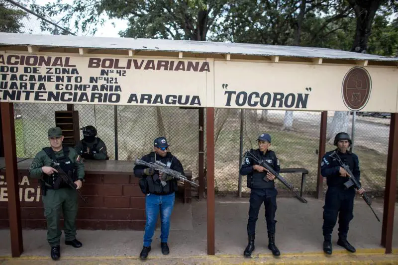 Maxi-blitz a Tocorón: sgomberata la prigione-hotel in Venezuela