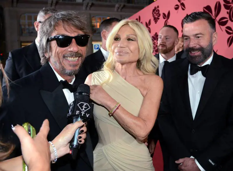 Quell'animus che emerge dalle lettere: chi è Donatella Versace