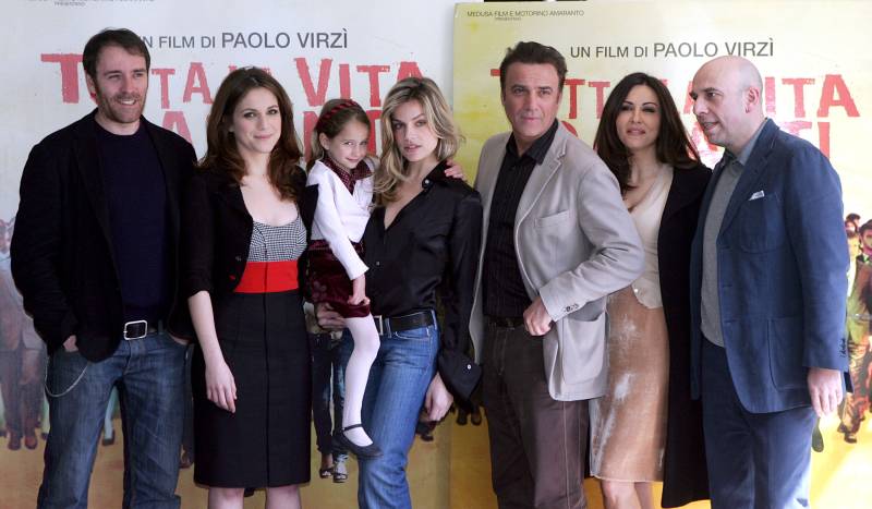Paolo Virzì e il cast di "Tutta la vita davanti", set dove il regista e Micaela Ramazzotti si sono innamorati.