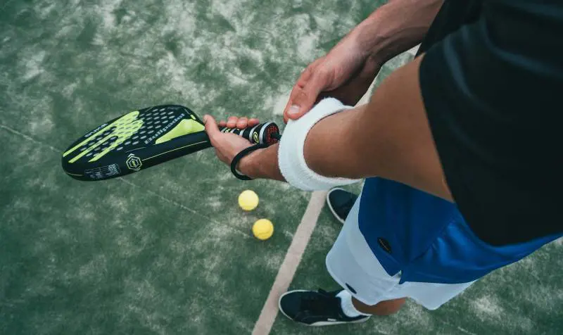 Padel: la lista di 8 indispensabili must-have per praticarlo