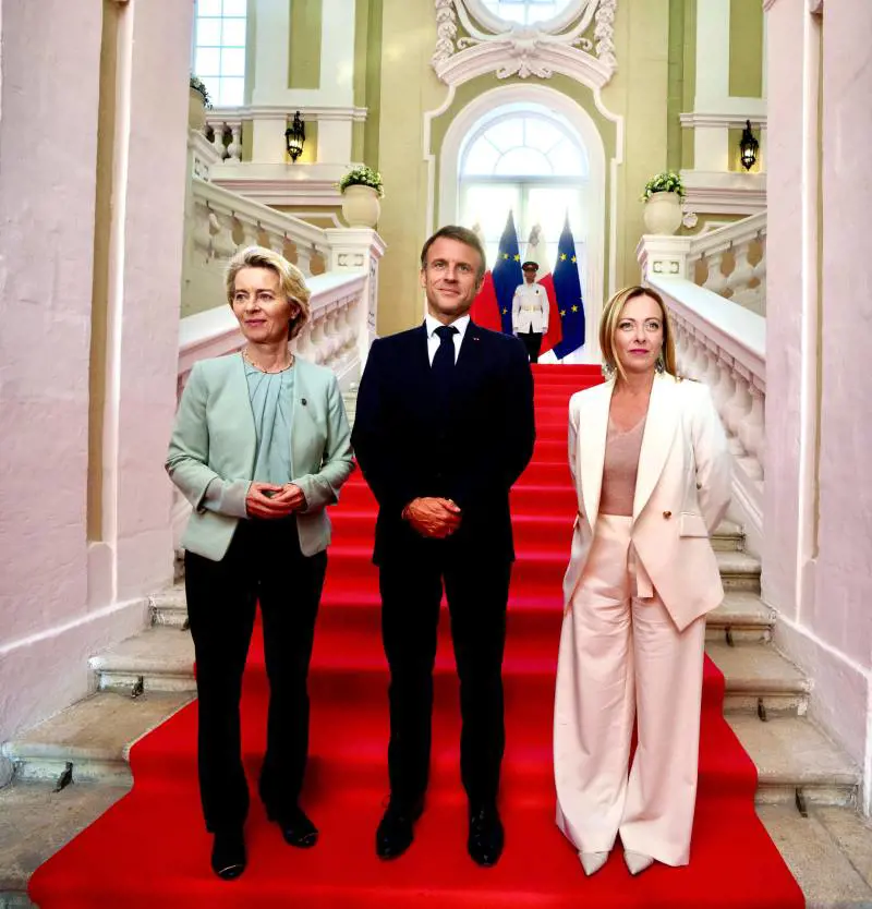 "Sosteniamo il piano von der Leyen": Meloni incassa l'appoggio di Macron sui migranti