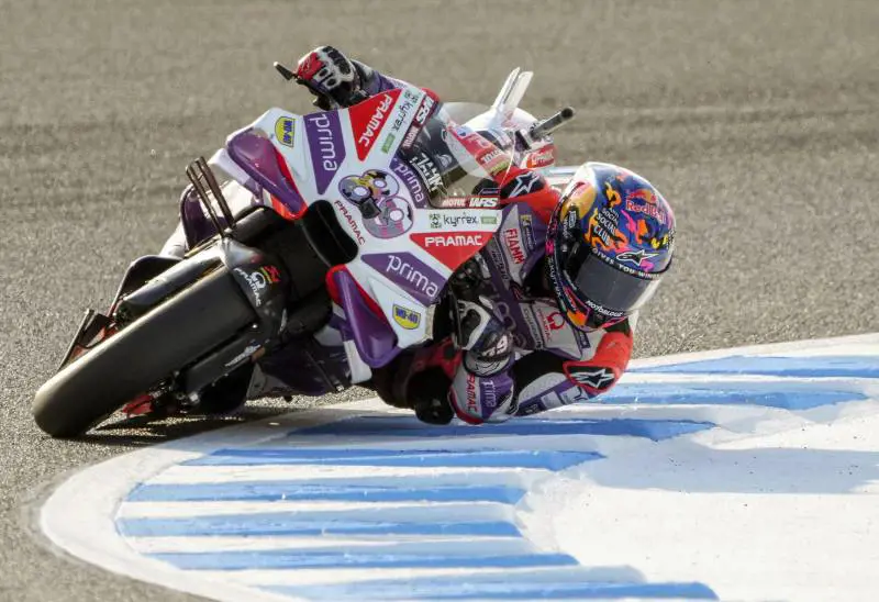 MotoGP Giappone, pioggia e gara interrotta al 13° giro poi la vittoria di Martin davanti a Bagnaia