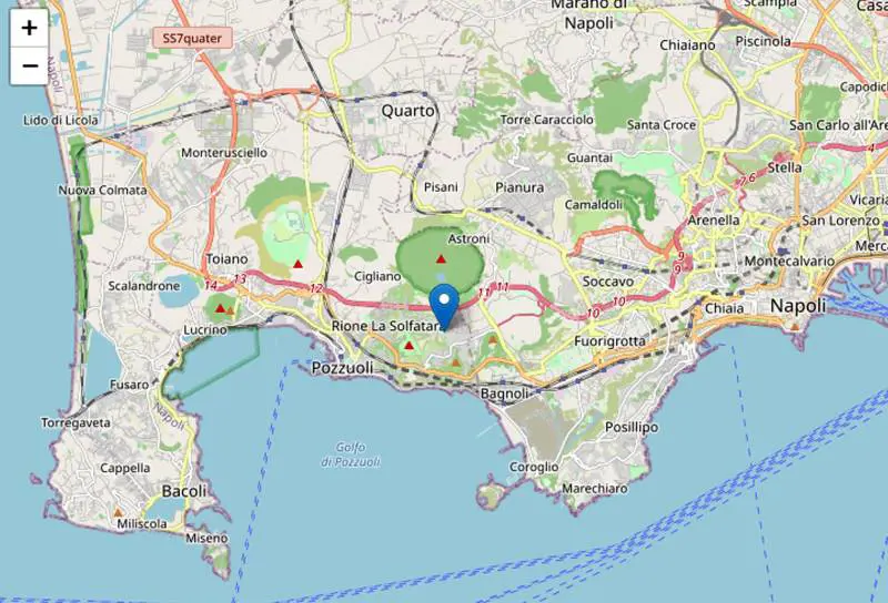 Campi Flegrei, nuova scossa di terremoto: gente in strada