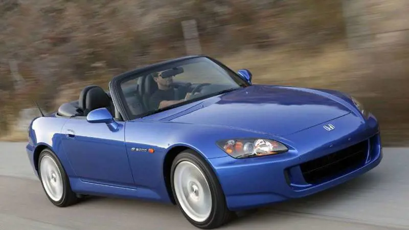 Honda S2000, l’iconica spider con motore da record
